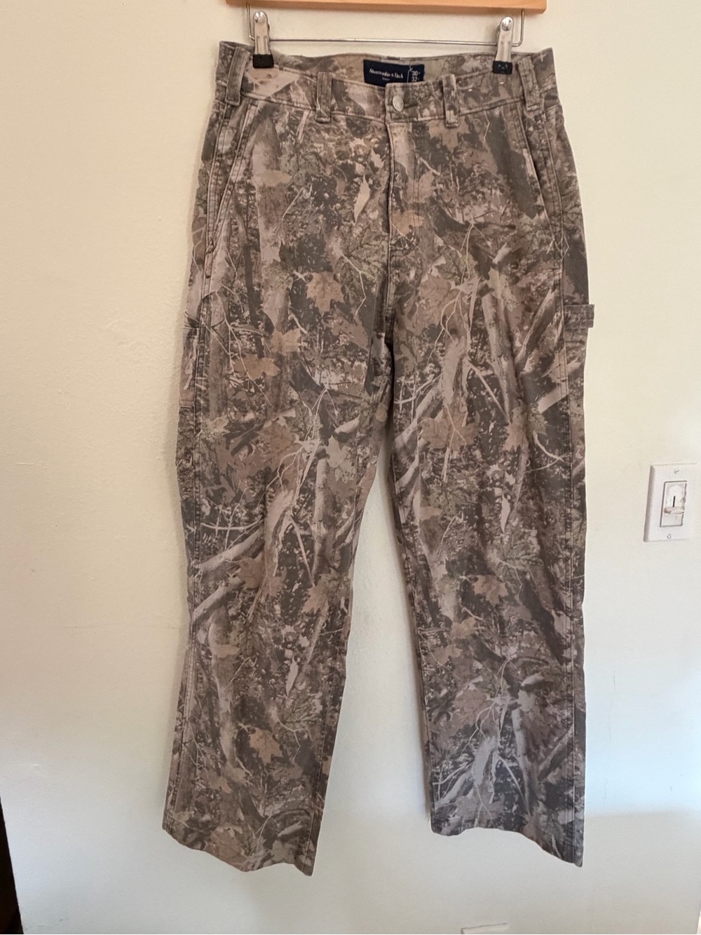 Abercrombie & Fitch Men's Camouflage Cargo Pants - Gray/Tan